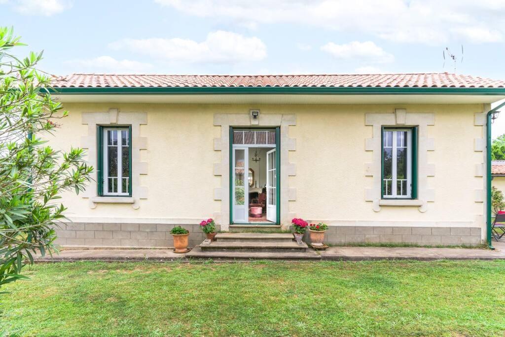 Coutrillonne Pres St Emilion Clim Salon Holiday home *