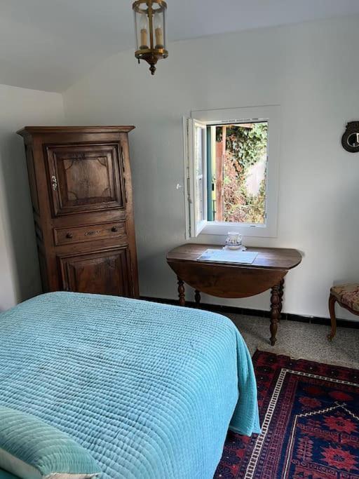 Coutrillonne Pres St Emilion Clim Salon Holiday home Coutras